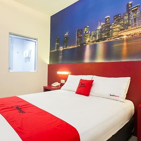فندق Reddoorz Near Hawaii Water Park مالانغ المظهر الخارجي الصورة