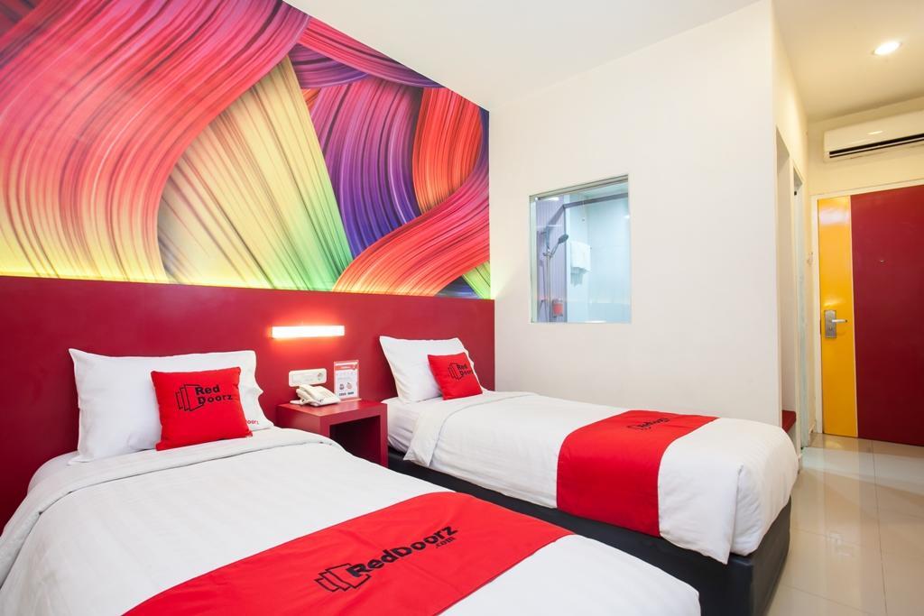 فندق Reddoorz Near Hawaii Water Park مالانغ المظهر الخارجي الصورة